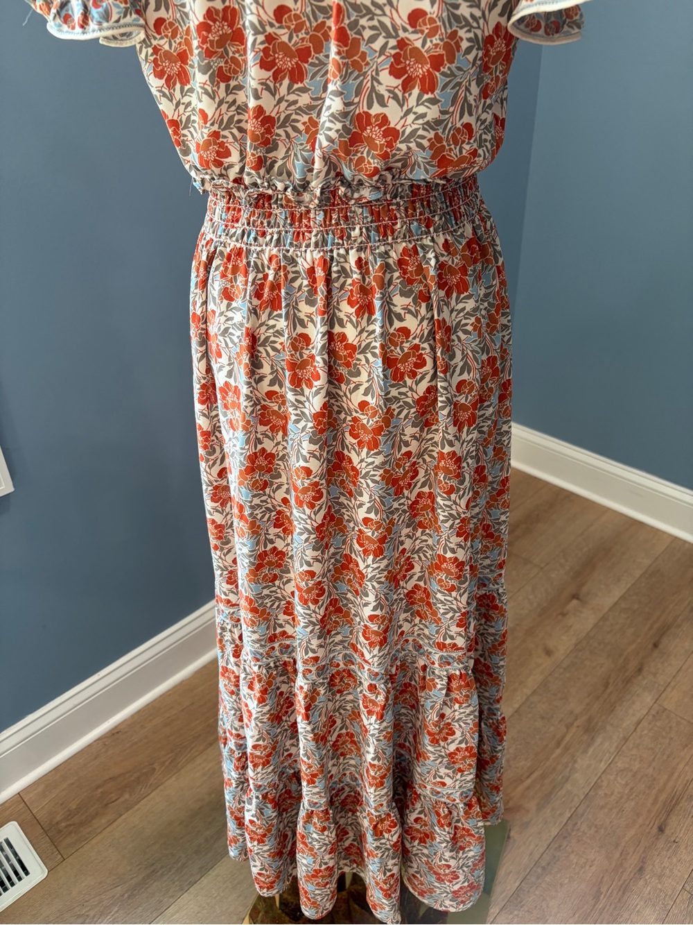 Max Studio London Floral Tiered Maxi Dress Smocked Waist NWT Medium - Picture 9 of 10